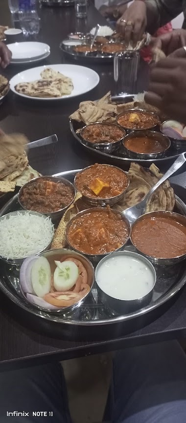 Hotel Parash Palace - Image 2